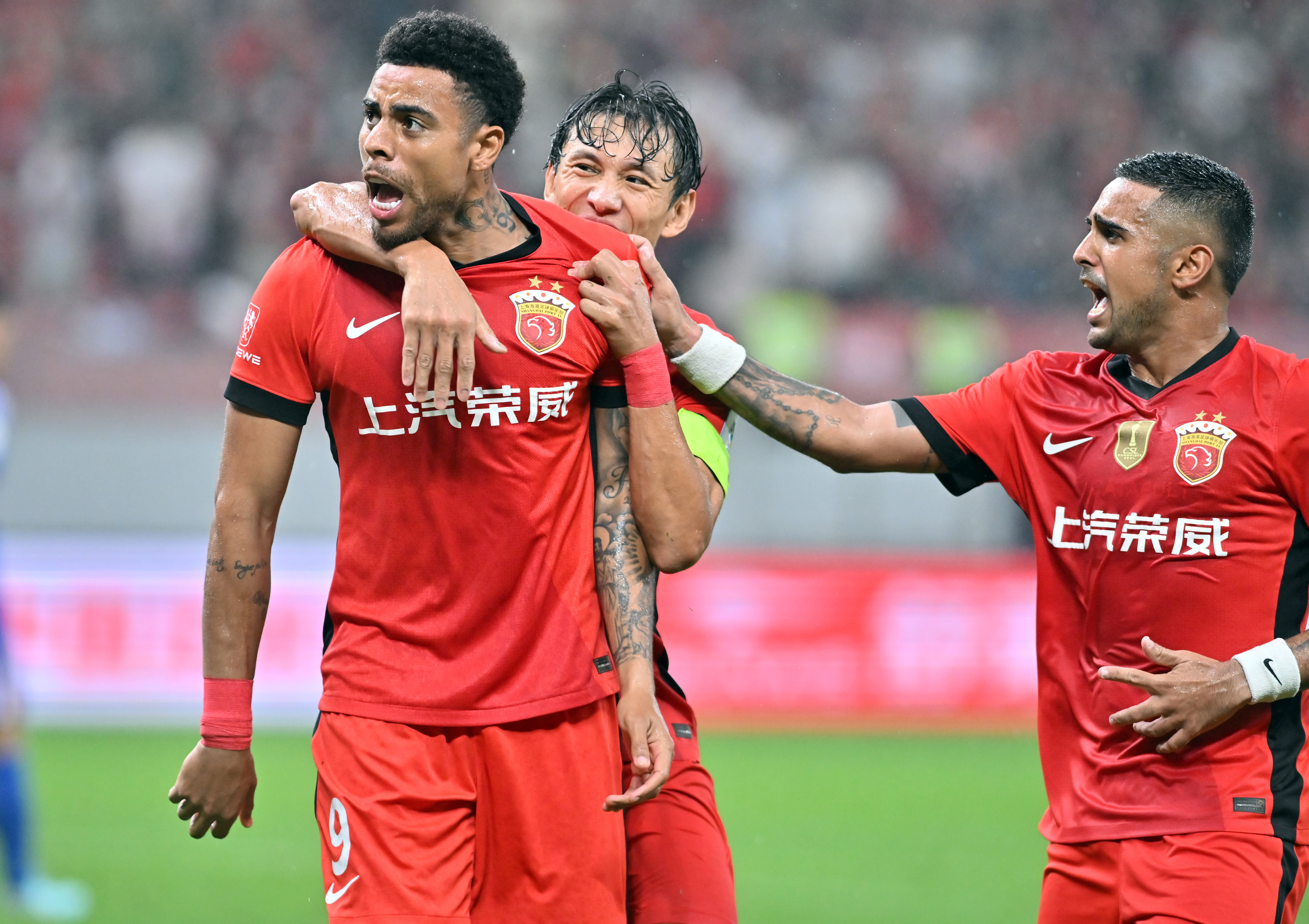 九游娱乐-上海申花迎法甲关键赛；窗口期伤情更新；管理层满意；资深球员宣示担当(卢沙野言论的严重后果)